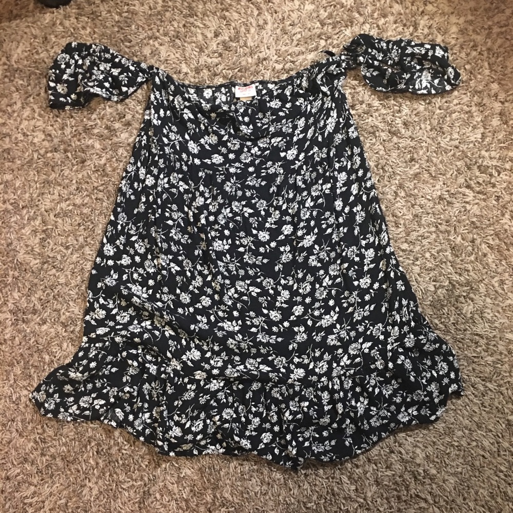 3/$15💜Floral Dress